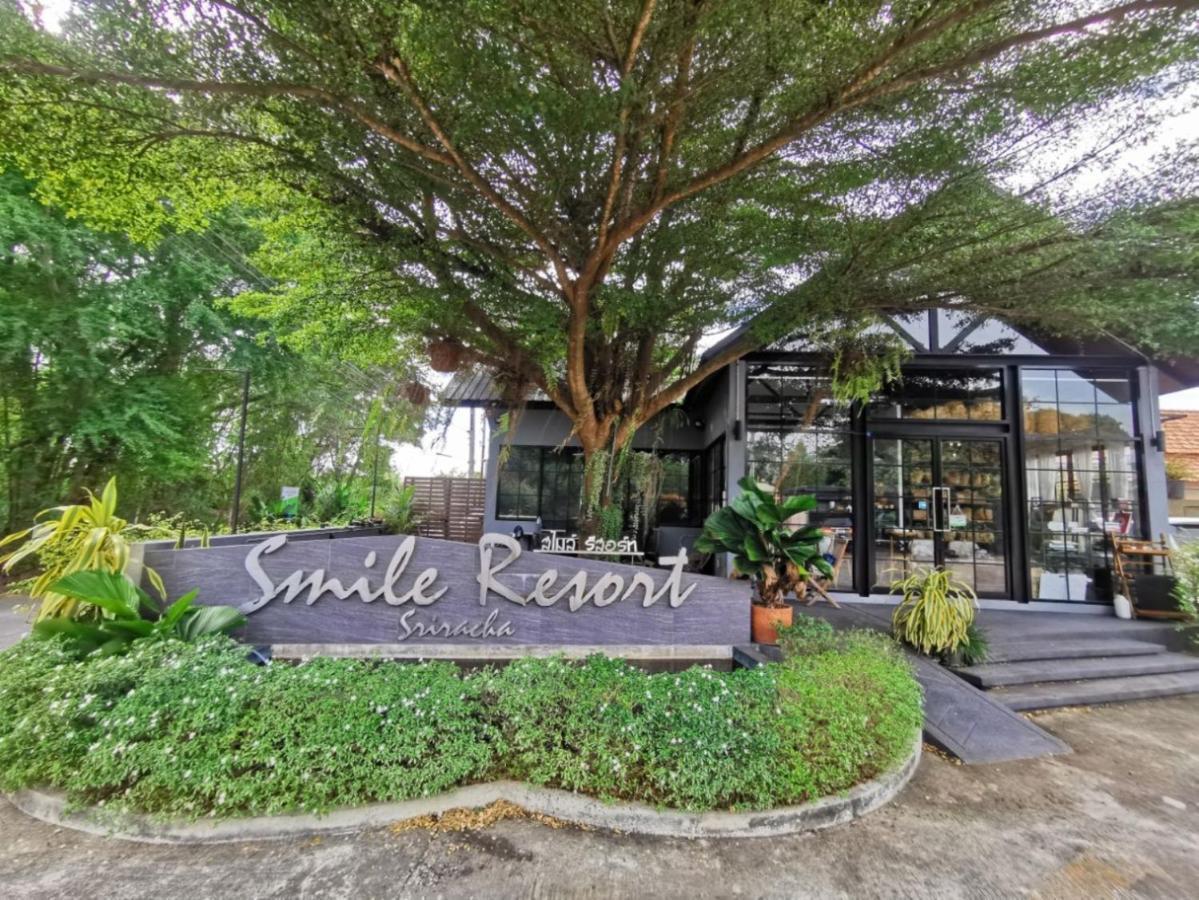 Smile Resort Sriracha Si Racha Bagian luar foto